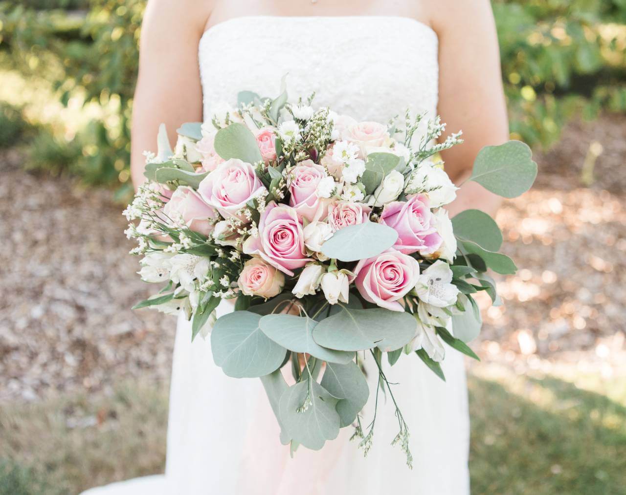 how much does a bridal bouquet cost