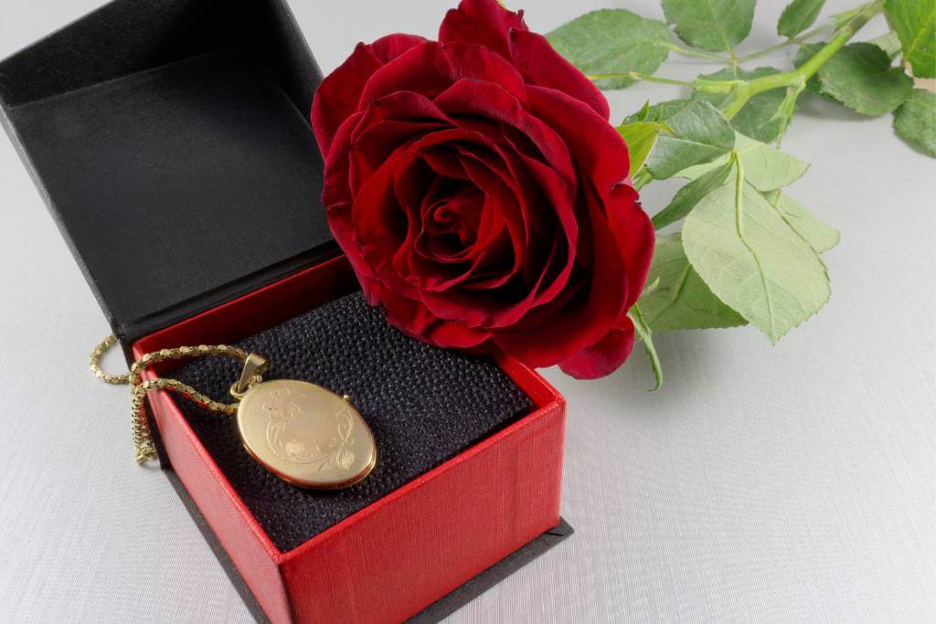 locket as proposal gift