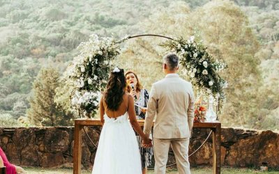 21 Small Wedding Ideas That Begin Around the Table