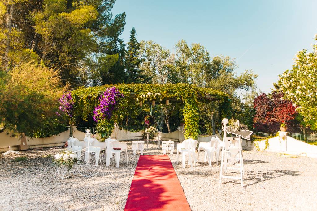 outdoor garden wedding setup