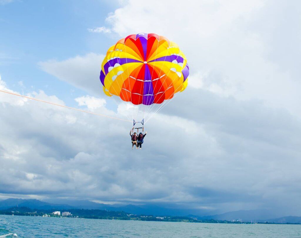 parasailing proposal surprise