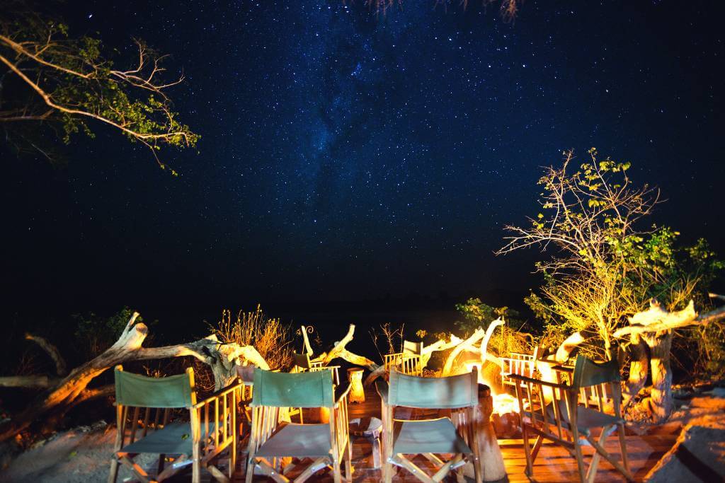 outdoor dinner under stars
