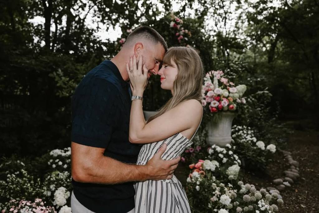 romantic proposal kiss
